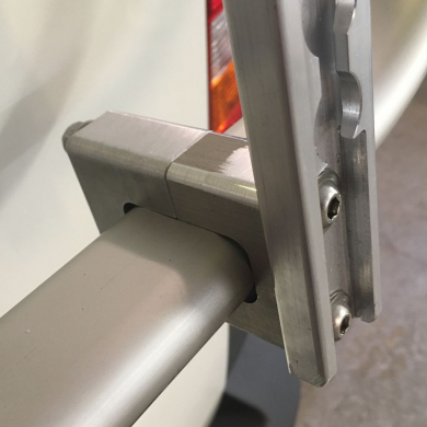 Zubehörhalterung zur Montage auf der Original VW Heckträgerbasis Alu natur