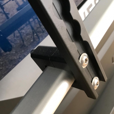 Zubehörhalterung schwarz, zur Montage auf der Original VW Heckträgerbasis